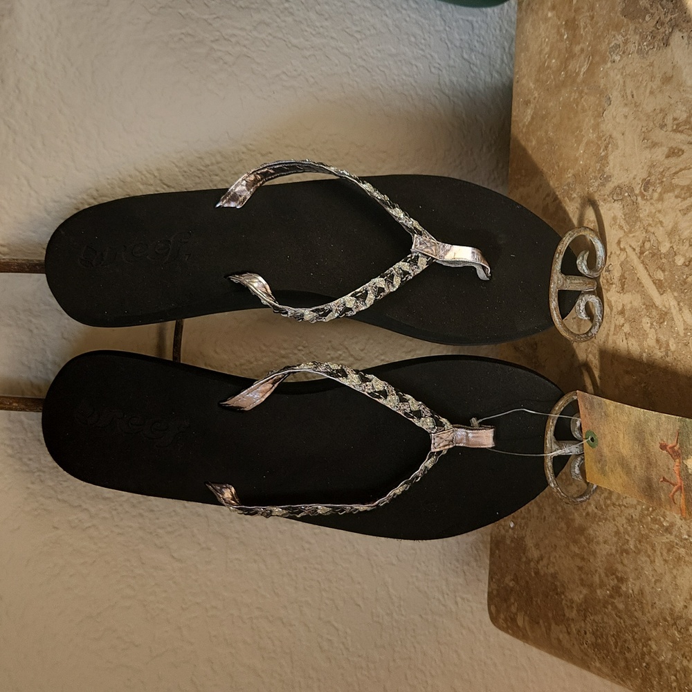 NWT Women's Reef Sandals Size 7